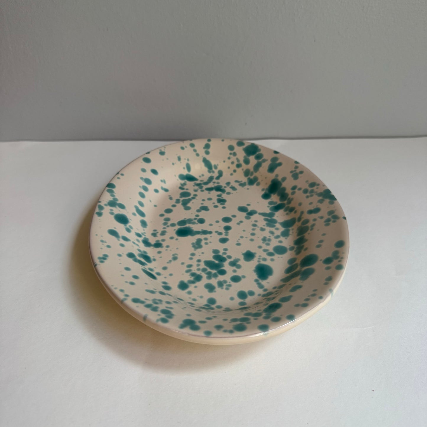 Oval tallerken, grøn plet, L25 cm