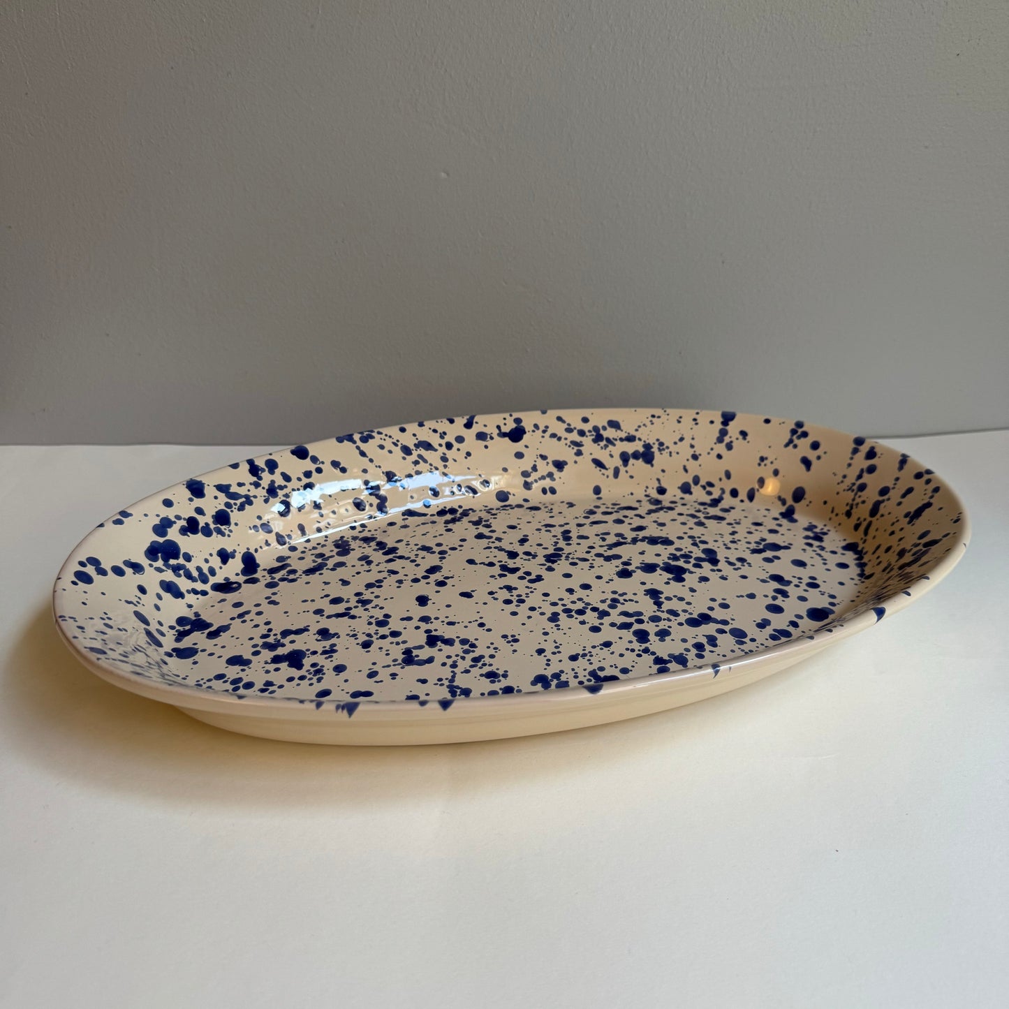 Ovalt fad, blå plet, L38 cm