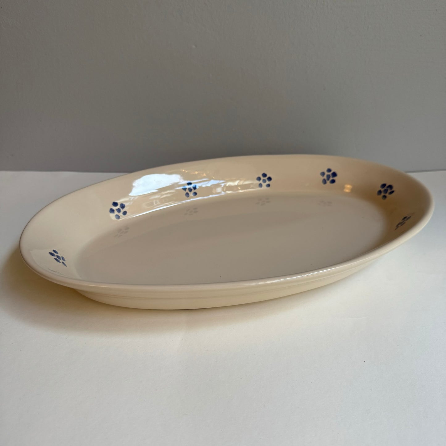 Ovalt fad, blå blomst, L38 cm